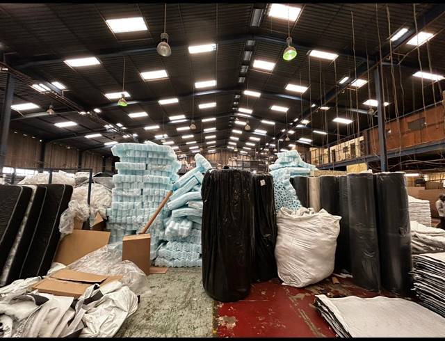 2,900M² WAREHOUSE TO LET IN KEW